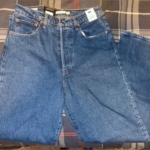 NEW Levi’s Ribcage Straight Ankle Jeans